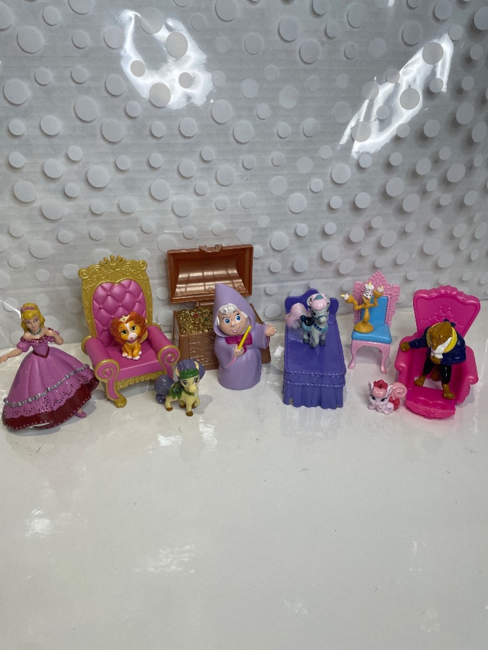Disney šøPrincess dollhouse/castle furniture bundle
